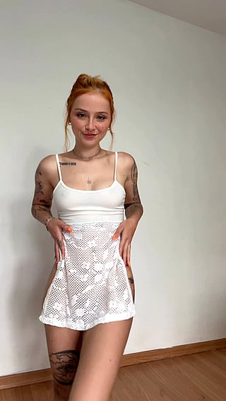 Redhead Slut: A Teen's Amateur Pussy Show'