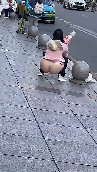 Asian Ass Peeing Public'