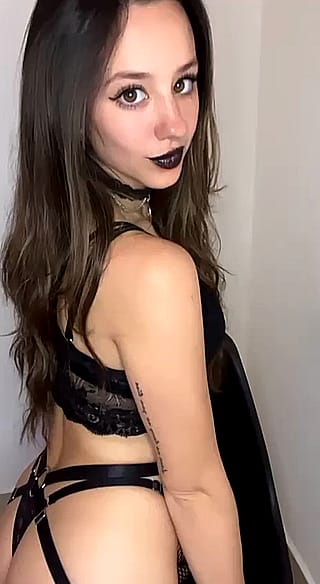 Nothing more delicious than a Gothic tits'