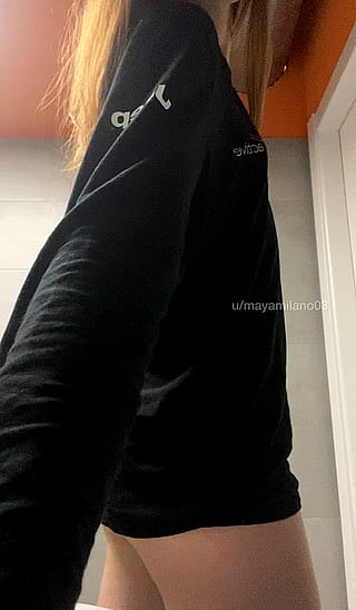 just my 21yo ass in the gym locker room'