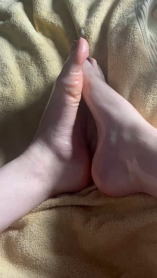 first feet video ever did i do good!? :3'