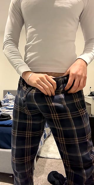 does my Arab dick deserve to be here? (20)'