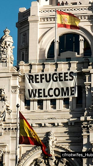 A Spanish family welcomes a Senegalese refugee'